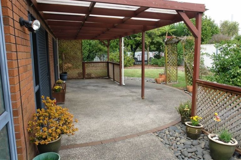 Photo of property in 2 Westvale Avenue, Ranui, Auckland, 0612