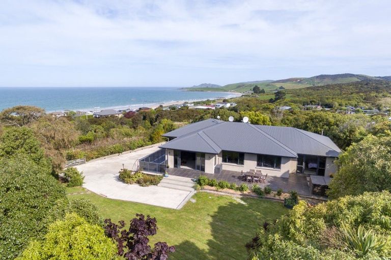 Photo of property in 4 Miro Street, Kaka Point, Balclutha, 9271