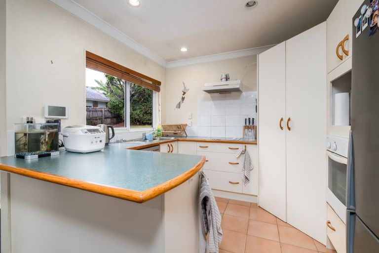 Photo of property in 15 Lenore Road, Favona, Auckland, 2024