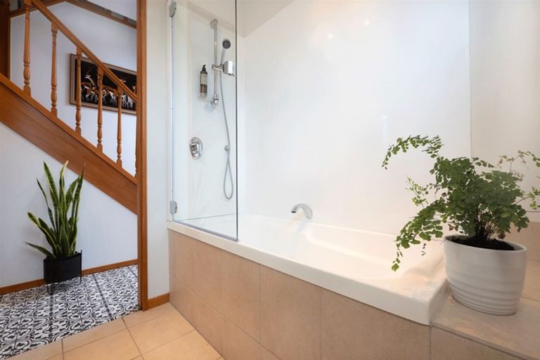 Photo of property in 136 Hunter Crescent, Wanaka, 9305