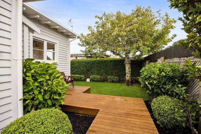 Photo of property in 211 Coronation Avenue, Welbourn, New Plymouth, 4310