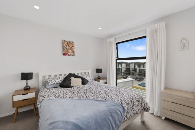 Photo of property in 10 Carder Court, Hobsonville, Auckland, 0618