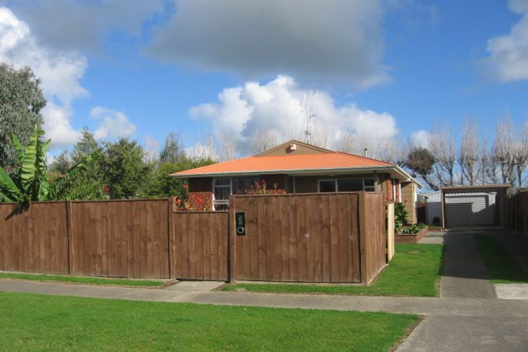 Photo of property in 12 Egmont Place, Westbrook, Palmerston North, 4412