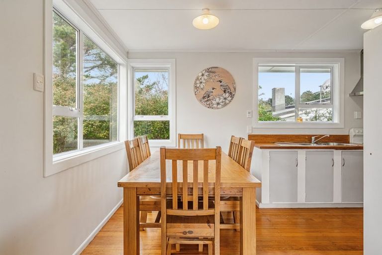 Photo of property in 15 Passive Grove, Ascot Park, Porirua, 5024