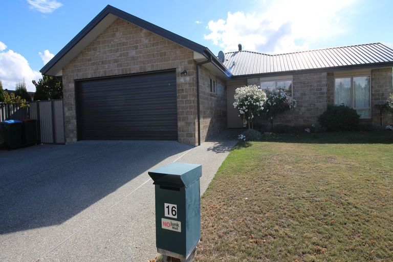 Photo of property in 16 Henderson Drive, Alexandra, 9320