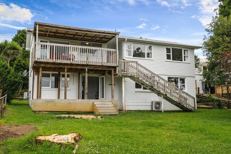 Photo of property in 224 Don Buck Road, Massey, Auckland, 0614