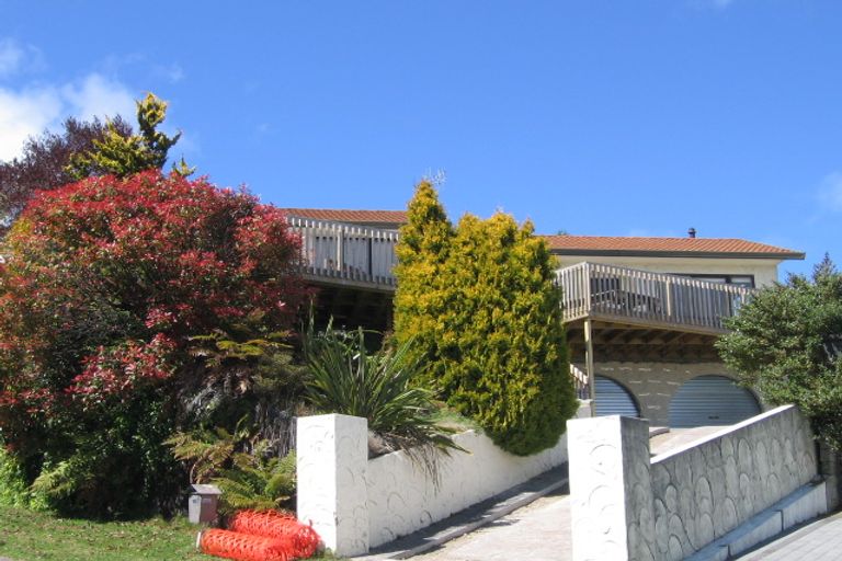 Photo of property in 10 Bernard Street, Two Mile Bay, Taupo, 3330