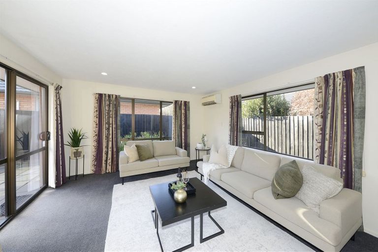 Photo of property in 2/182 Avonhead Road, Avonhead, Christchurch, 8042