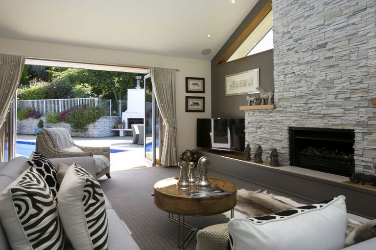 Photo of property in 5 Cameron Drive, Acacia Bay, Taupo, 3385