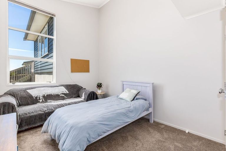 Photo of property in 31 Aspiring Terrace, Aotea, Porirua, 5024