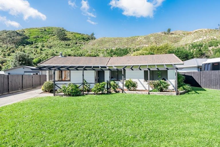 Photo of property in 87 Elizabeth Street, Waikanae, 5036