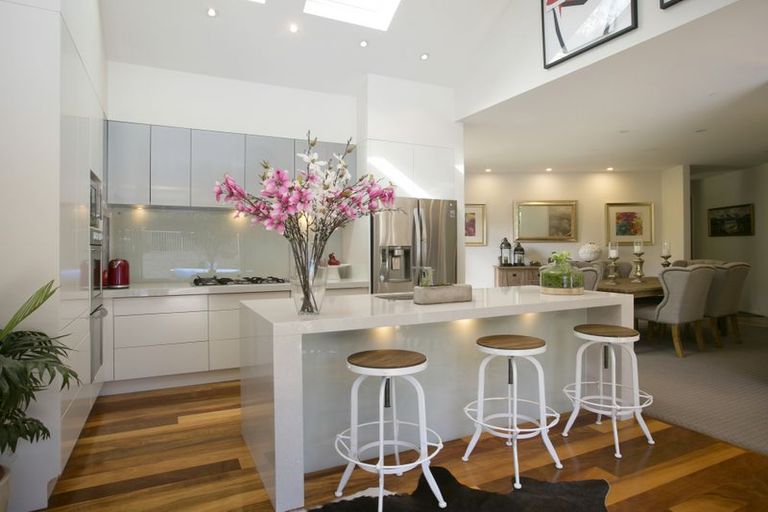 Photo of property in 5 Cameron Drive, Acacia Bay, Taupo, 3385