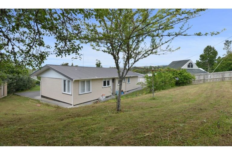 Photo of property in 18 Mcmillan Avenue, Te Kamo, Whangarei, 0112