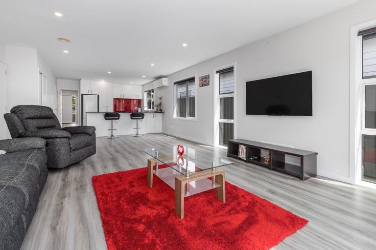 Photo of property in 44 Karearea Avenue, Kenepuru, Porirua, 5022