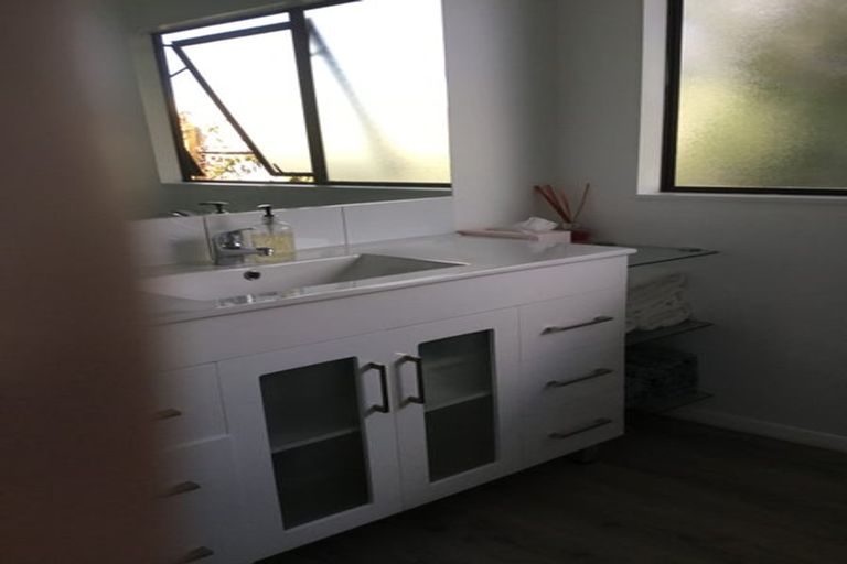 Photo of property in 5 Colenso Place, Otaki Beach, Otaki, 5512