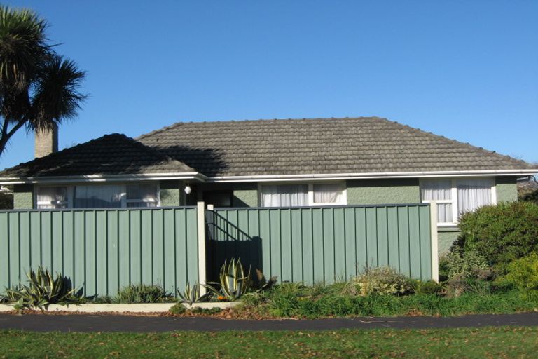 Photo of property in 42 West-watson Avenue, Hillmorton, Christchurch, 8025