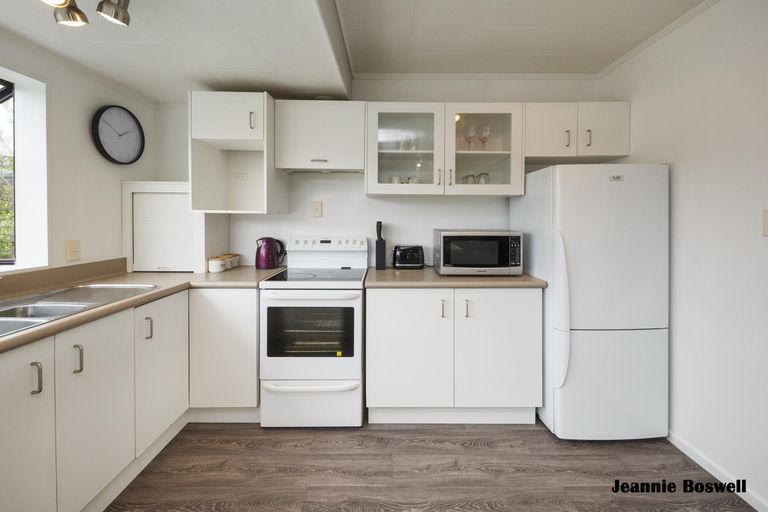 Photo of property in 41 Dalfield Place, Highbury, Palmerston North, 4412