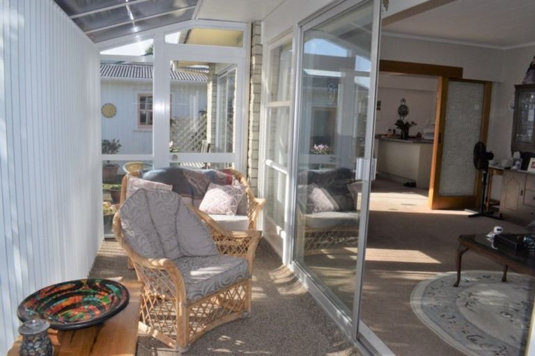 Photo of property in 27 Bell Street, Otaki, 5512