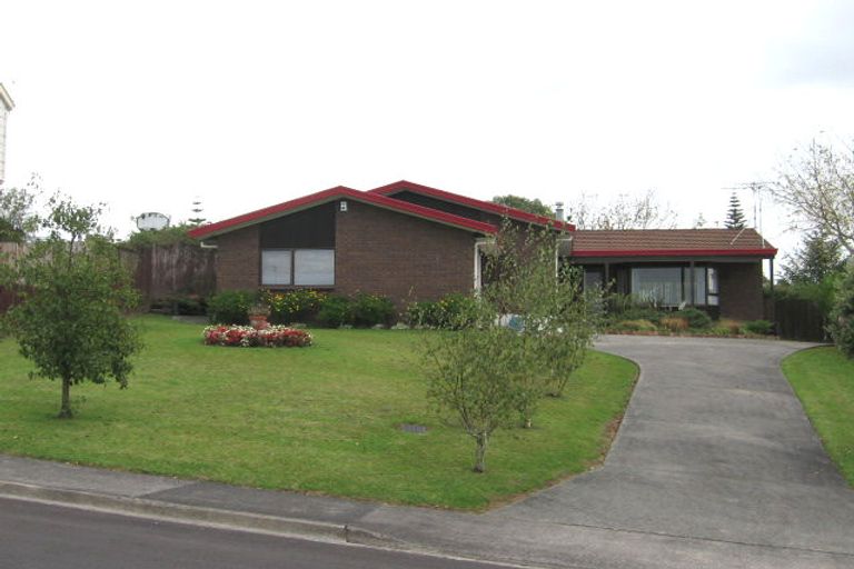 Photo of property in 38 White Heron Drive, Massey, Auckland, 0614