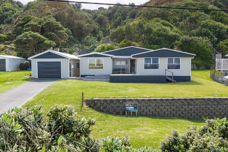 Photo of property in 61 Marine Drive, Te Kopuru, 0371