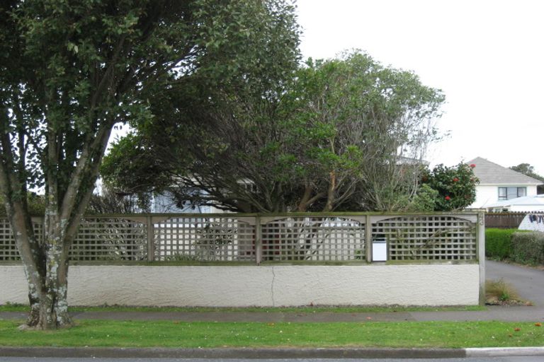 Photo of property in 43 Record Street, Fitzroy, New Plymouth, 4312