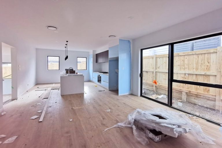 Photo of property in 296a Bucklands Beach Road, Bucklands Beach, Auckland, 2012