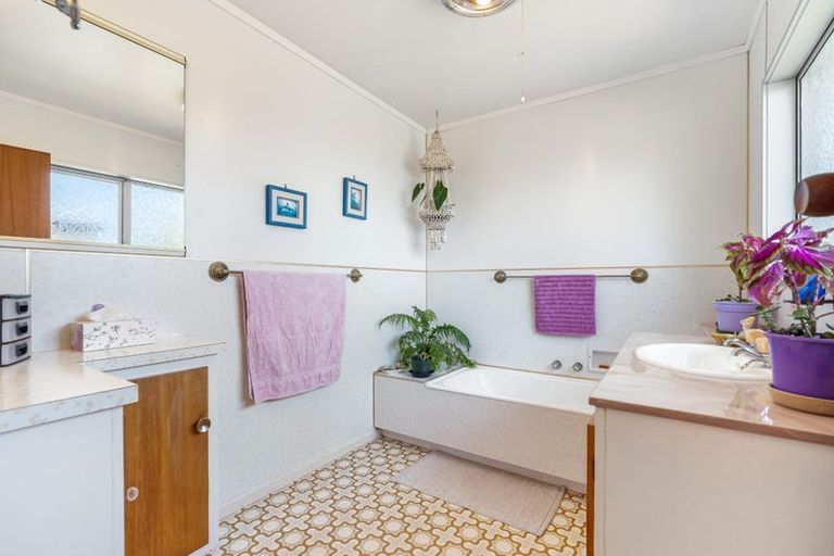 Photo of property in 413 State Highway 1, Otaika, Whangarei, 0178