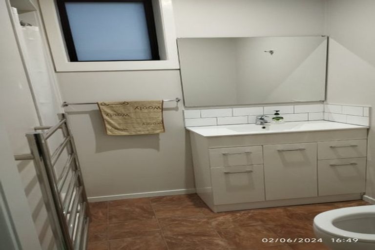 Photo of property in 19 Carluke Street, Paparangi, Wellington, 6037