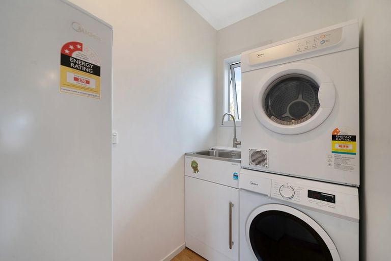 Photo of property in 14d Kirrie Avenue, Te Atatu South, Auckland, 0610