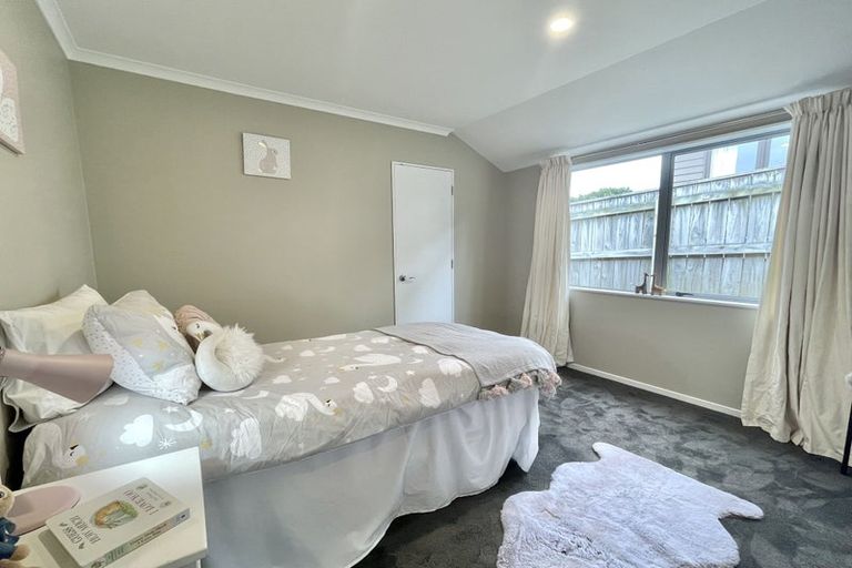 Photo of property in 2 Catlins Glen, Aotea, Porirua, 5024