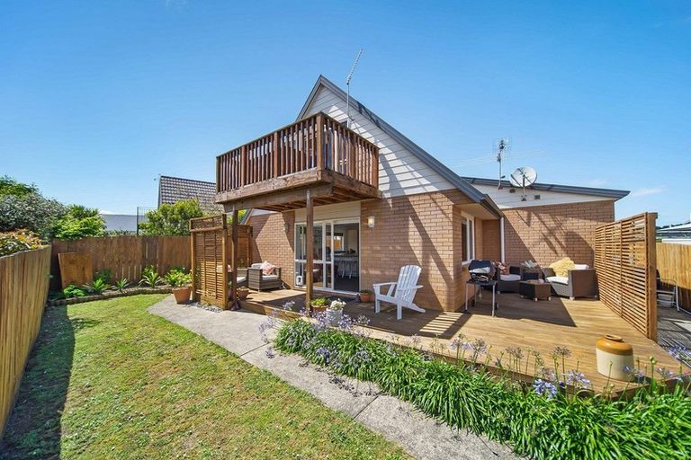 Photo of property in 3b Stevenson Road, Clarks Beach, 2122