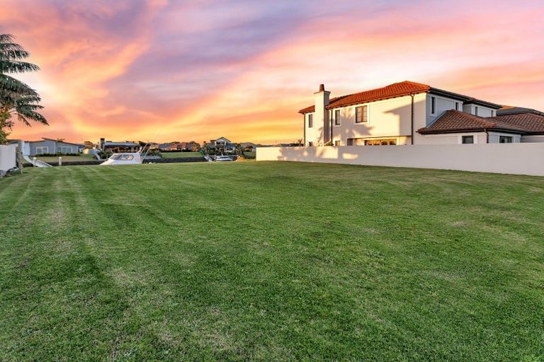 Photo of property in 10 Rauiri Drive, One Tree Point, 0118