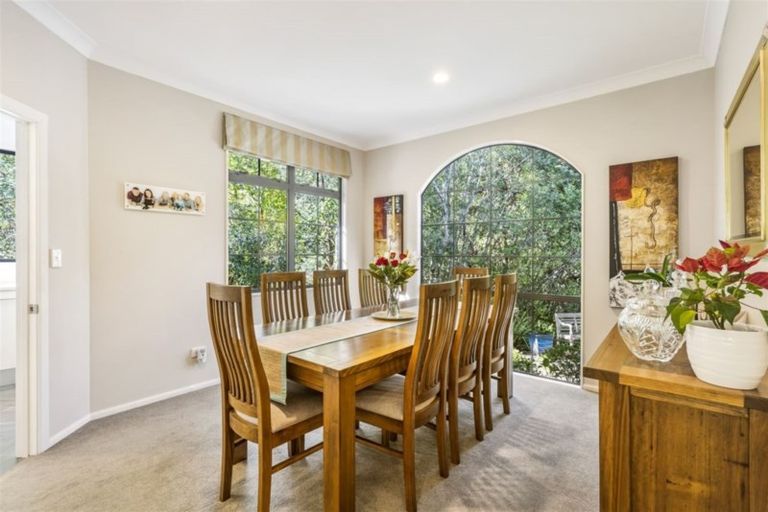 Photo of property in 12a Hobbs Road, Matakatia, Whangaparaoa, 0930