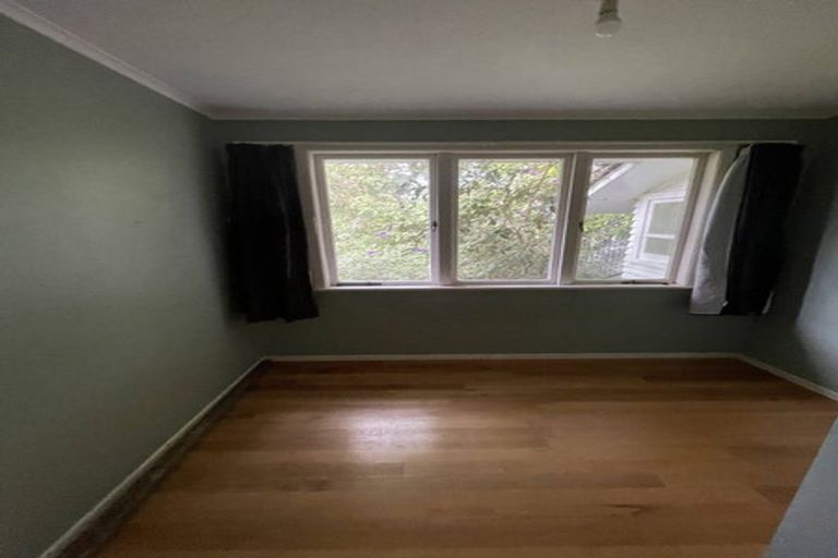 Photo of property in 27 Waikite Road, Welcome Bay, Tauranga, 3112