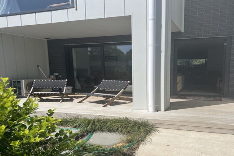 Photo of property in 41 Whai Hua Lane, Mangere Bridge, Auckland, 2022