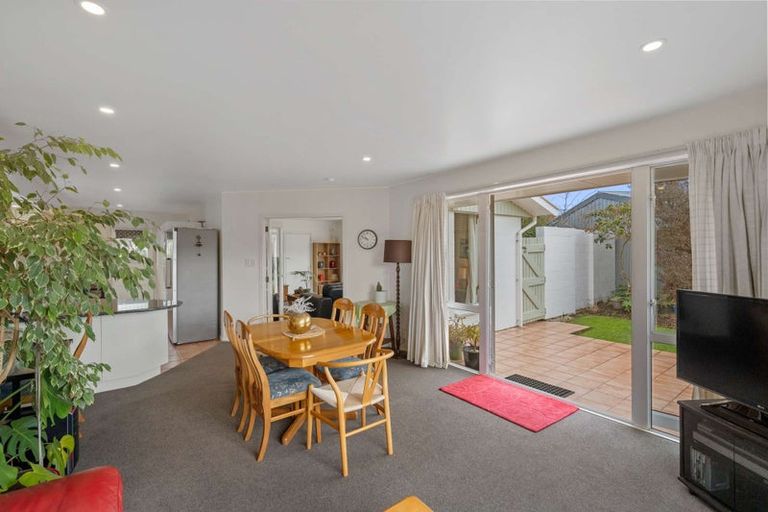 Photo of property in 73 Greendale Avenue, Avonhead, Christchurch, 8042