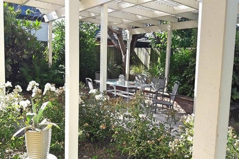 Photo of property in 5 Oaktree Lane, Bishopdale, Christchurch, 8053