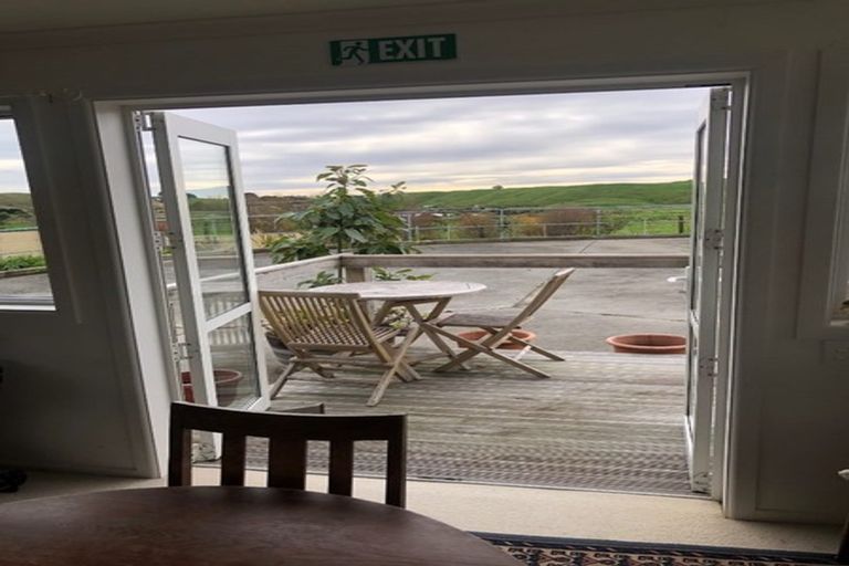 Photo of property in 737 State Highway 1, Te Horo, Otaki, 5581