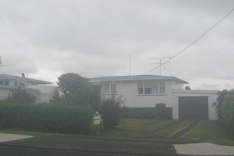 Photo of property in 14 Beach Road, Manly, Whangaparaoa, 0930