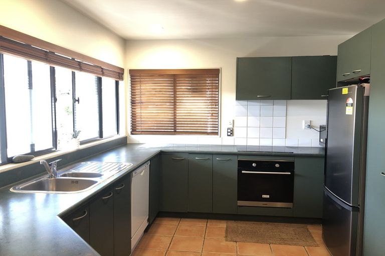 Photo of property in 1/18 Bond Crescent, Forrest Hill, Auckland, 0620