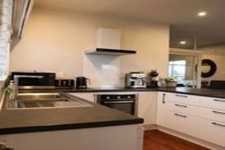 Photo of property in 14 Queenwood Avenue, Queenwood, Hamilton, 3210