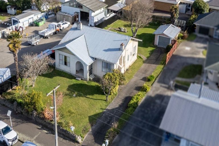 Photo of property in 10 Allardice Street, Dannevirke, 4930