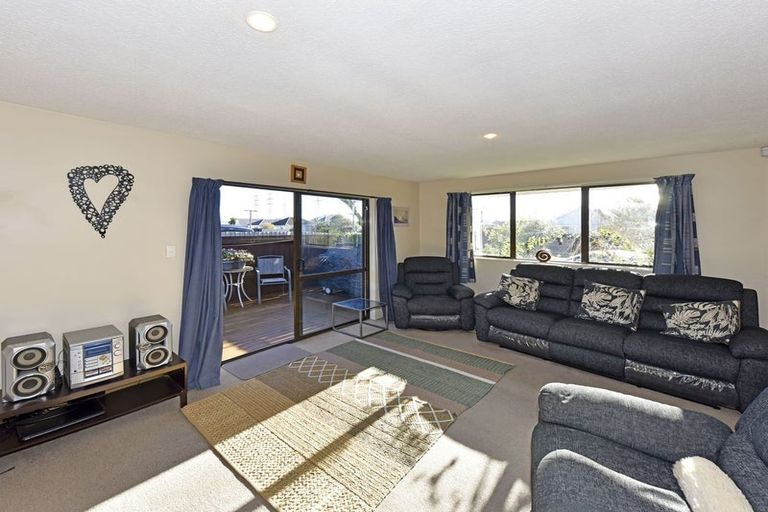 Photo of property in 23 Roberts Road, Hei Hei, Christchurch, 8042