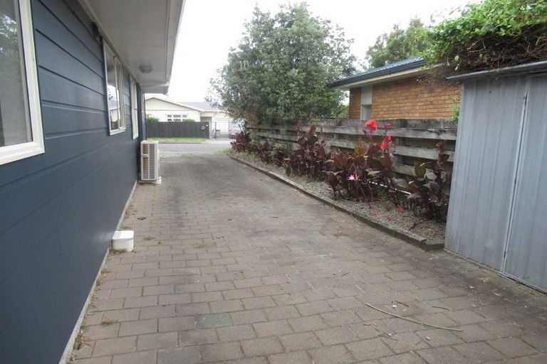 Photo of property in 5 Adrian Grove, Waikanae Beach, Waikanae, 5036