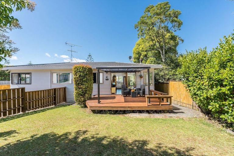 Photo of property in 2/6 Orton Street, Glenfield, Auckland, 0627