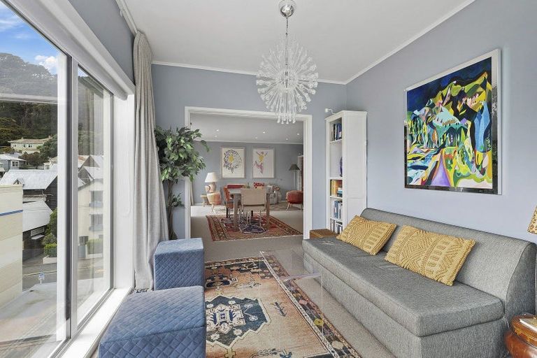 Photo of property in Kingsgate Flats, 10 Austin Street, Mount Victoria, Wellington, 6011