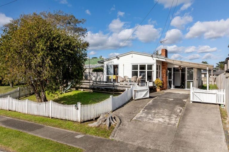 Photo of property in 26 Tiraumea Drive, Pakuranga, Auckland, 2010