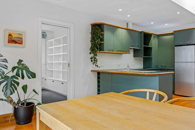 Photo of property in 84 Saint Martins Road, Saint Martins, Christchurch, 8022