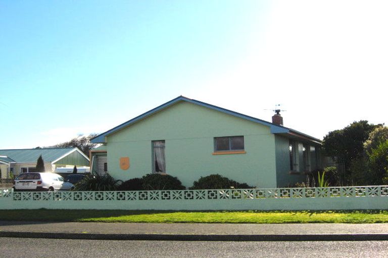 Photo of property in 48 Renfrew Street, Waikiwi, Invercargill, 9810