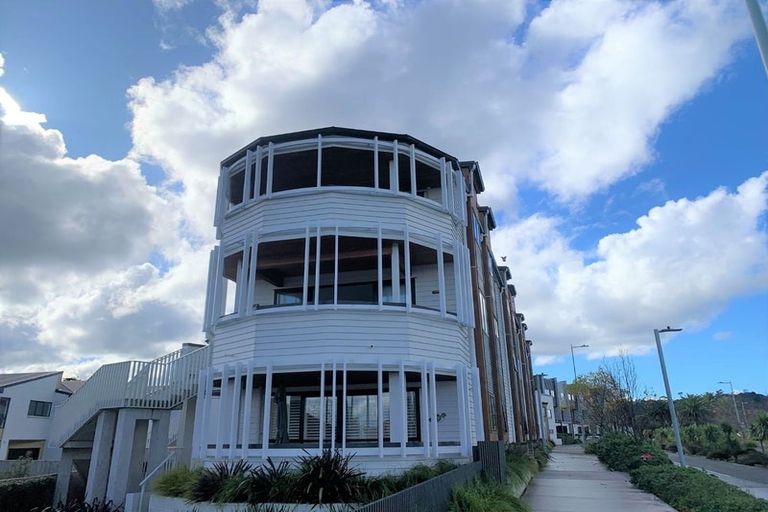 Photo of property in 6/2 Frances Bryers Road, Hobsonville, Auckland, 0616